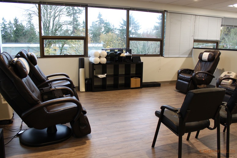 treatment-room-chiropractor-chiropractic-office-design