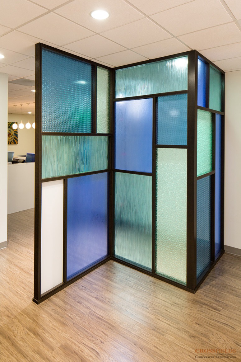 divider-wall-chiropractor-design-chiropractic-office-design
