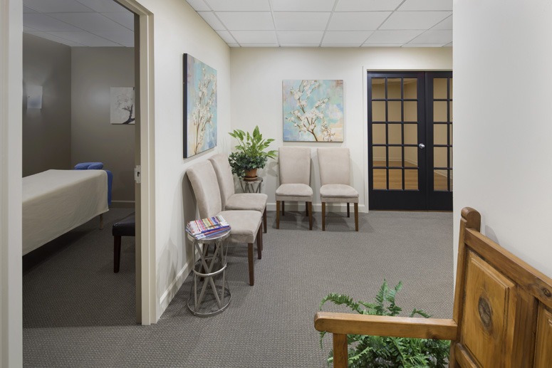 chiropractic-message-room-and-waiting-chiropractic-office-remodeling