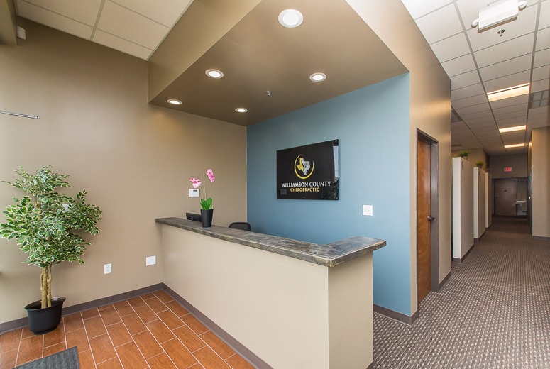 2-Chiropractic_Front_Desk-chiropractic-office-architecture